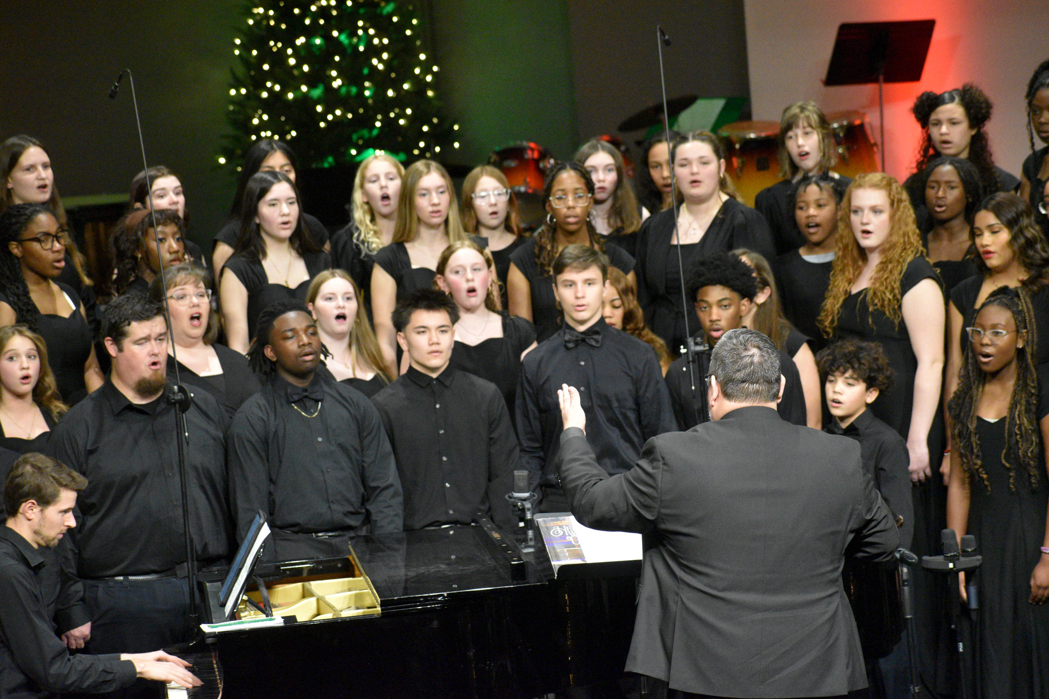 children chorus group performing